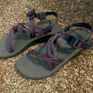 WOMENS CHACOS!!!